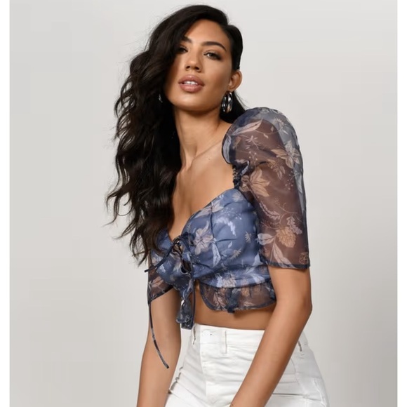 STUNNING TOBI FLORAL CROP TOP - Picture 3 of 6